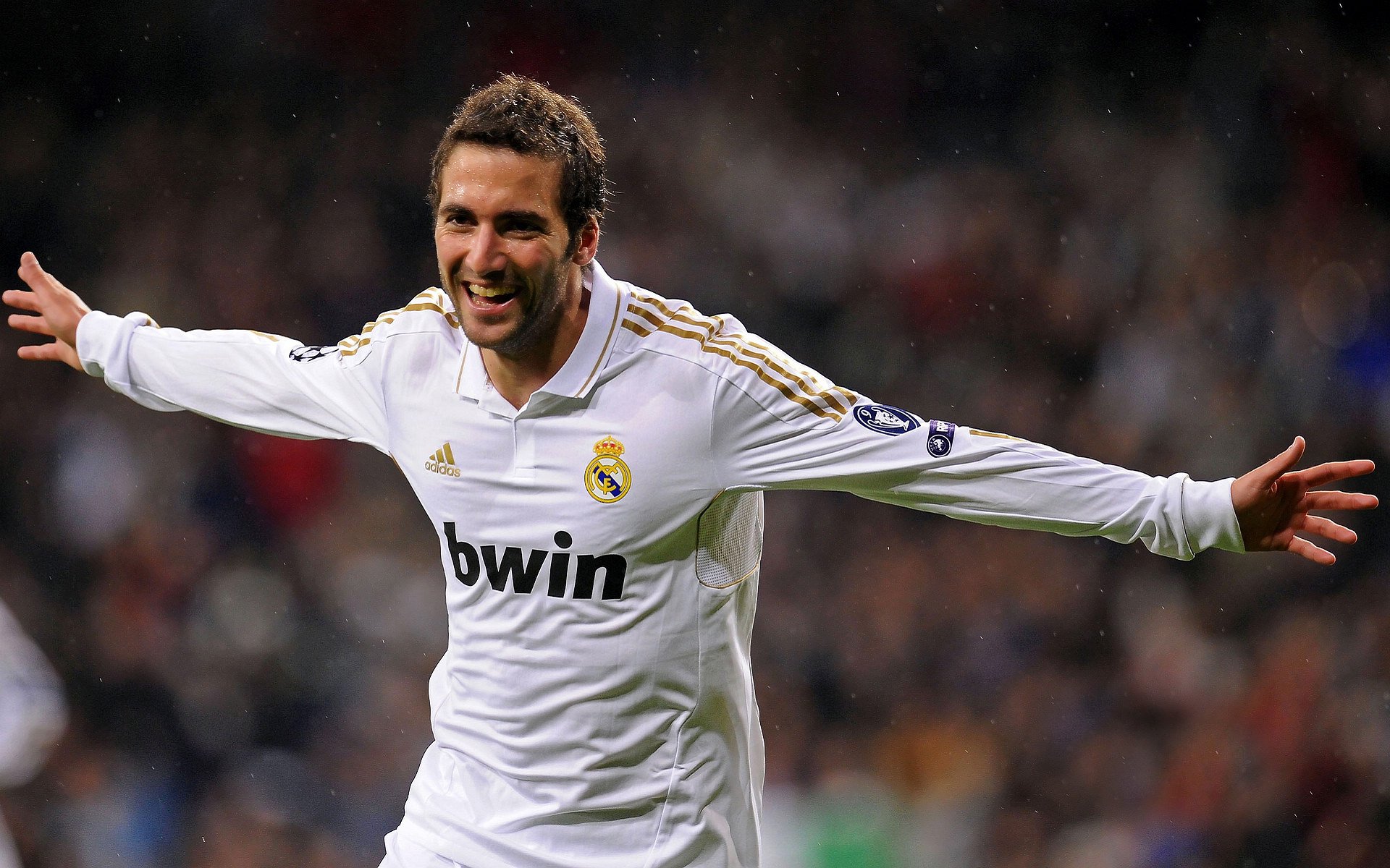 若日尼奥的觉醒与日本的逆袭，足球世界的两场末节风暴